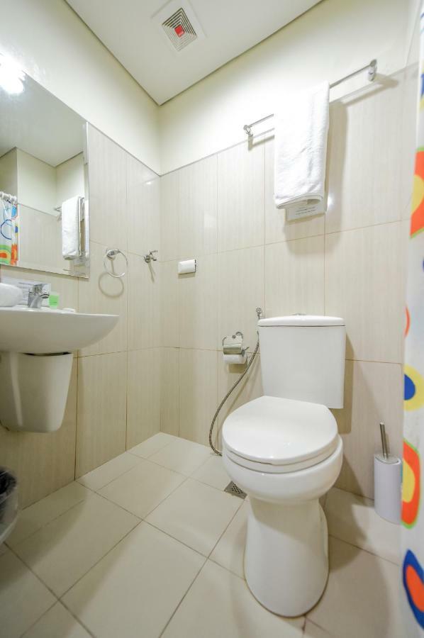 Usp Suites At Shell Residences Pasay Exteriör bild