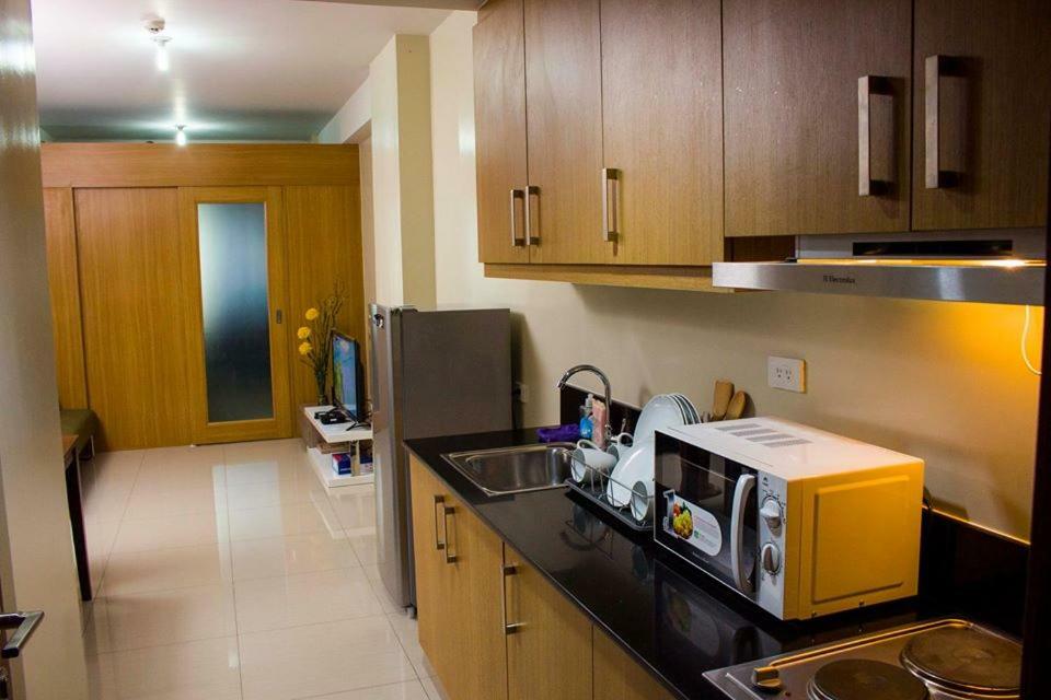 Usp Suites At Shell Residences Pasay Exteriör bild