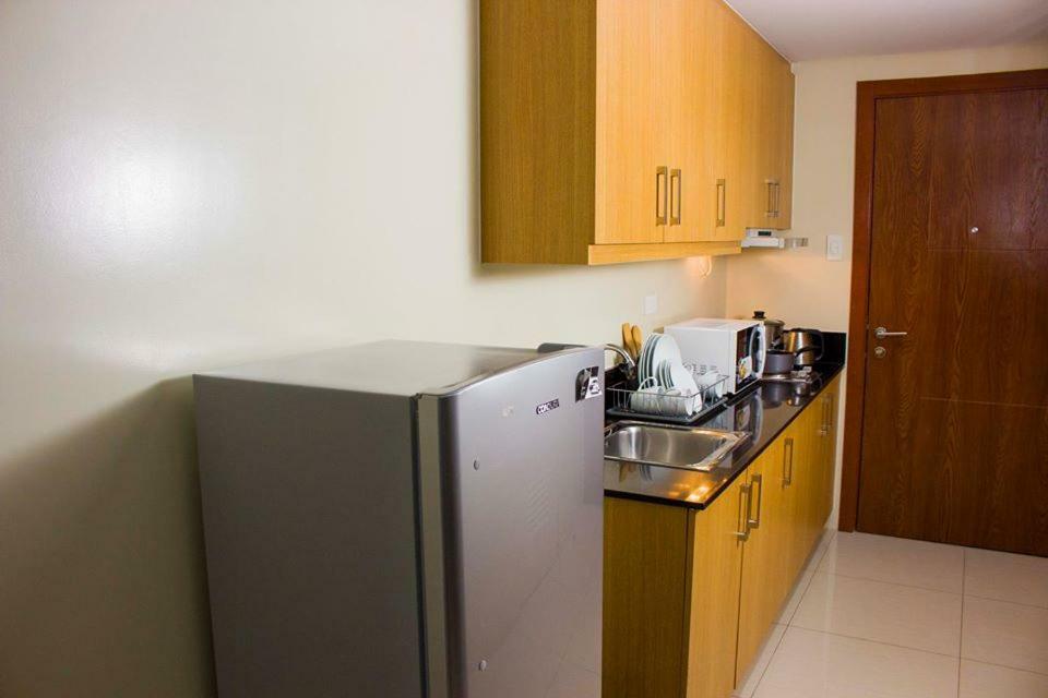 Usp Suites At Shell Residences Pasay Exteriör bild