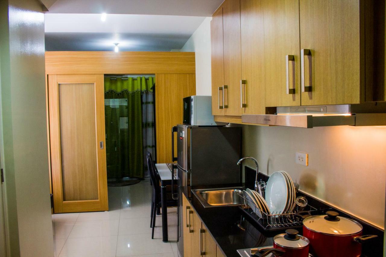 Usp Suites At Shell Residences Pasay Exteriör bild